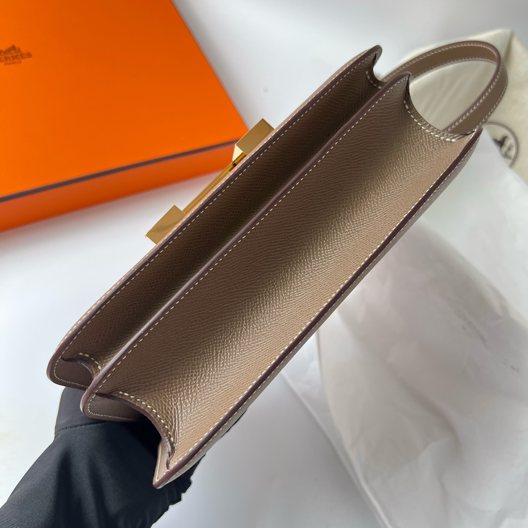 Hermes Constance 24cm Shoulder Bag In Etoupe Epsom Leather